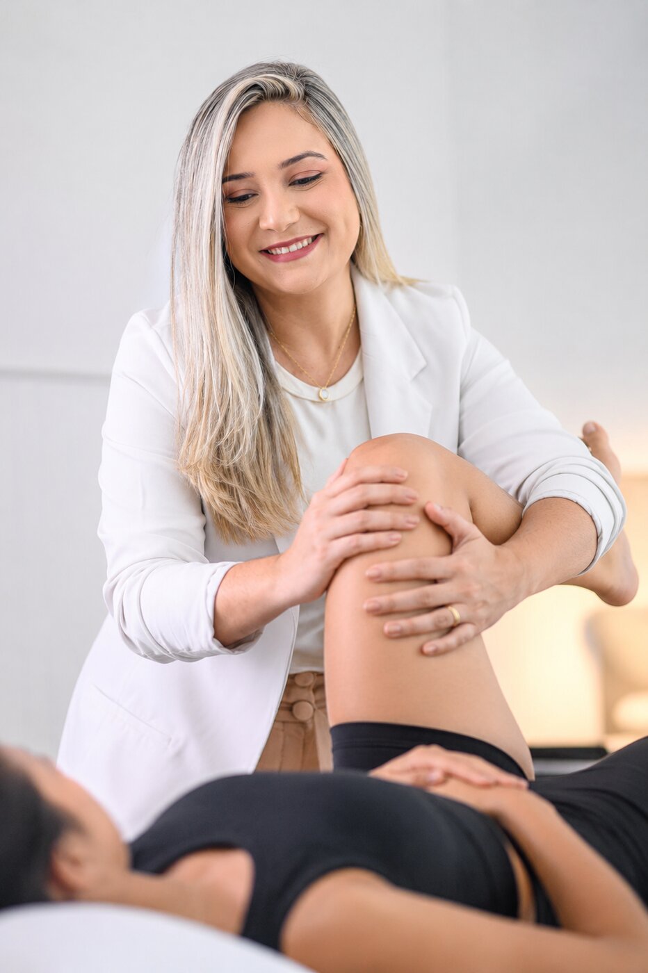 Atendimento de fisioterapia no Instituto Dra. Vanessa Alves